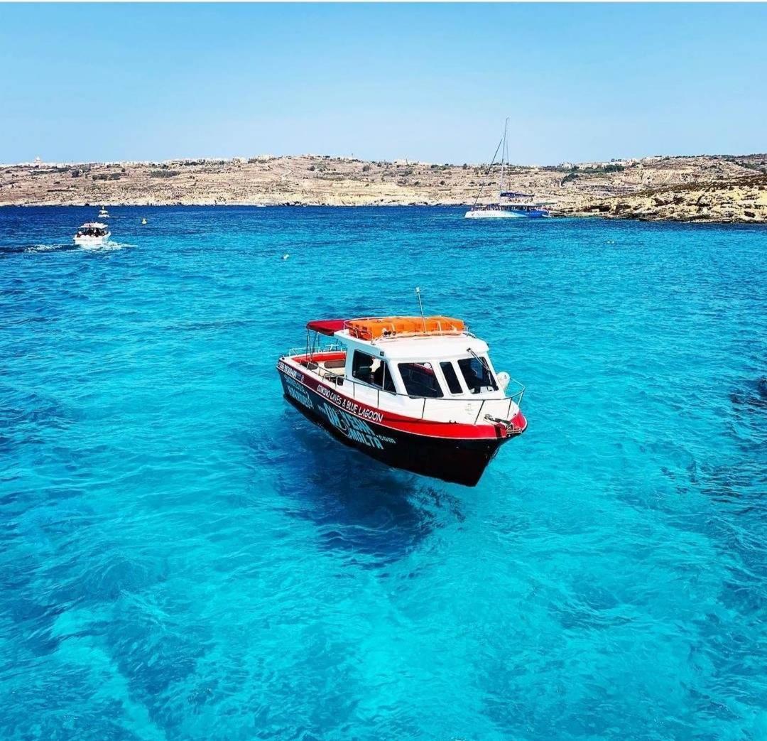 Sea View Over Valletta Area S2 Appartement Sliema