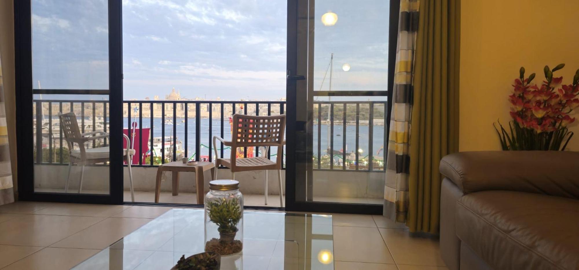Sea View Over Valletta Area S2 Sliema