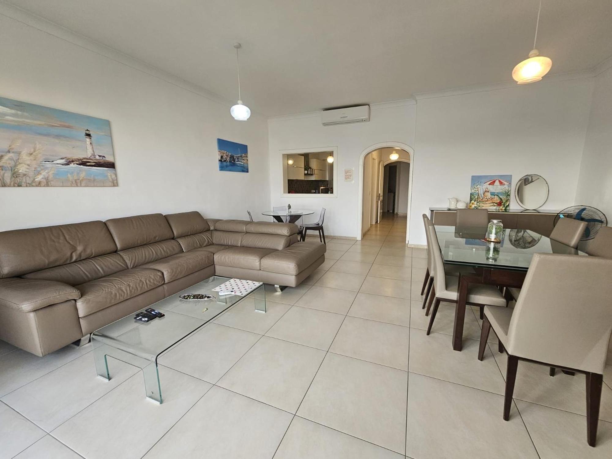 Sea View Over Valletta Area S2 Appartement *