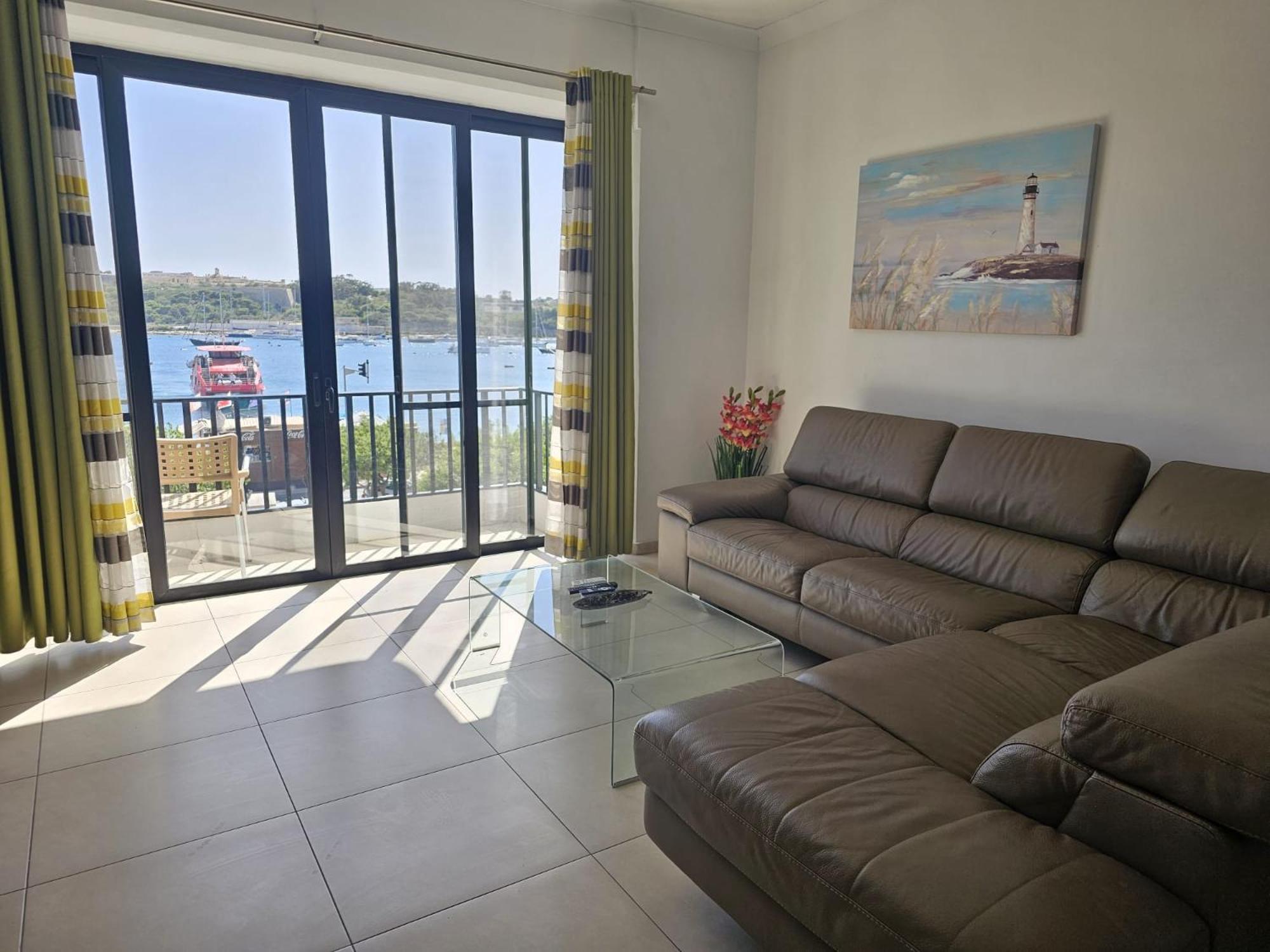 Sea View Over Valletta Area S2 Appartement Sliema