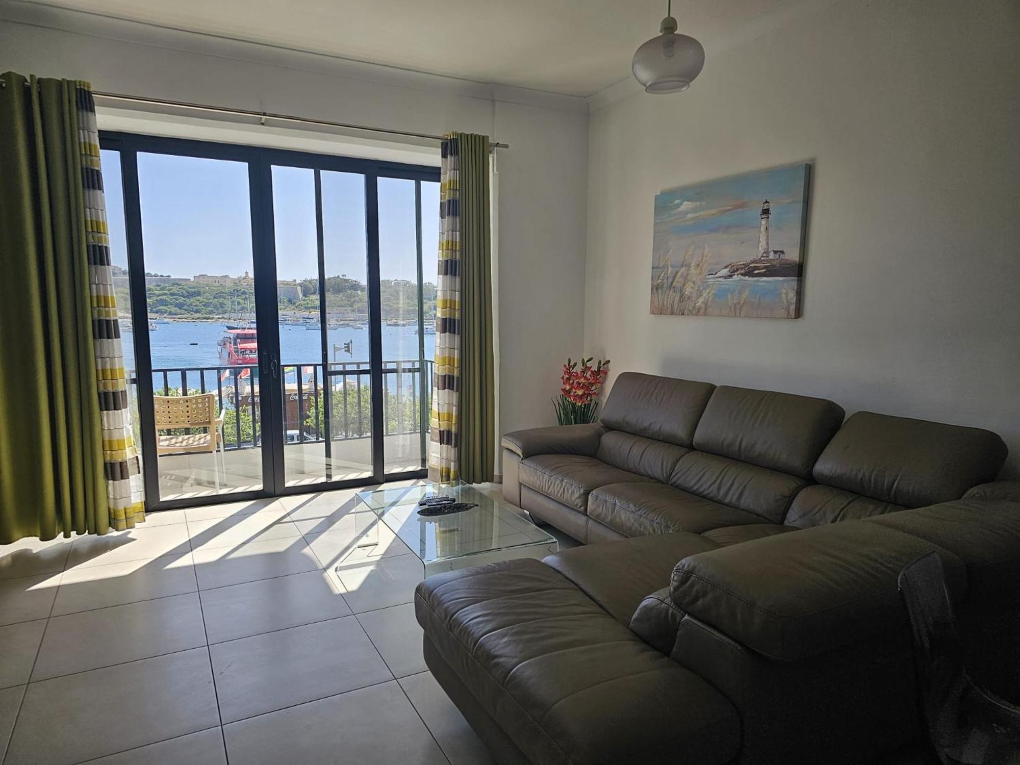 Sea View Over Valletta Area S2 Appartement Sliema