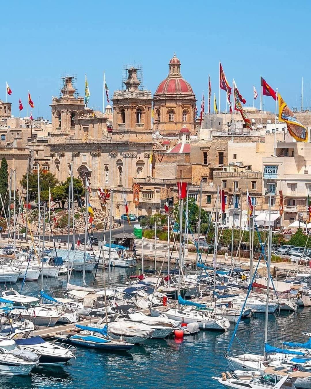 Appartement Sea View Over Valletta Area S2 Sliema